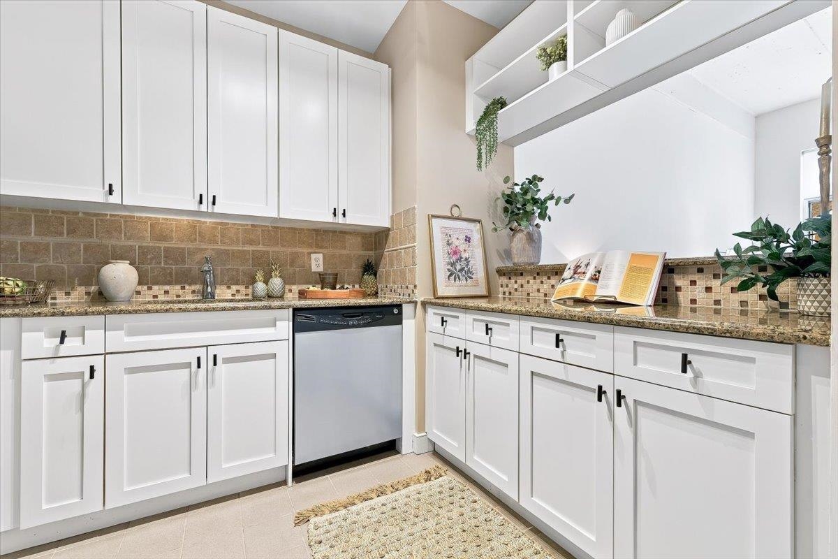 1500 HUDSON ST Unit: 4L