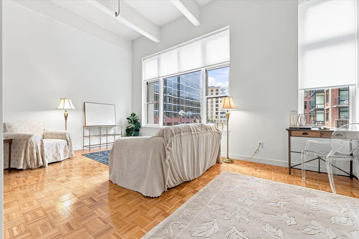 1500 HUDSON ST Unit: 4L