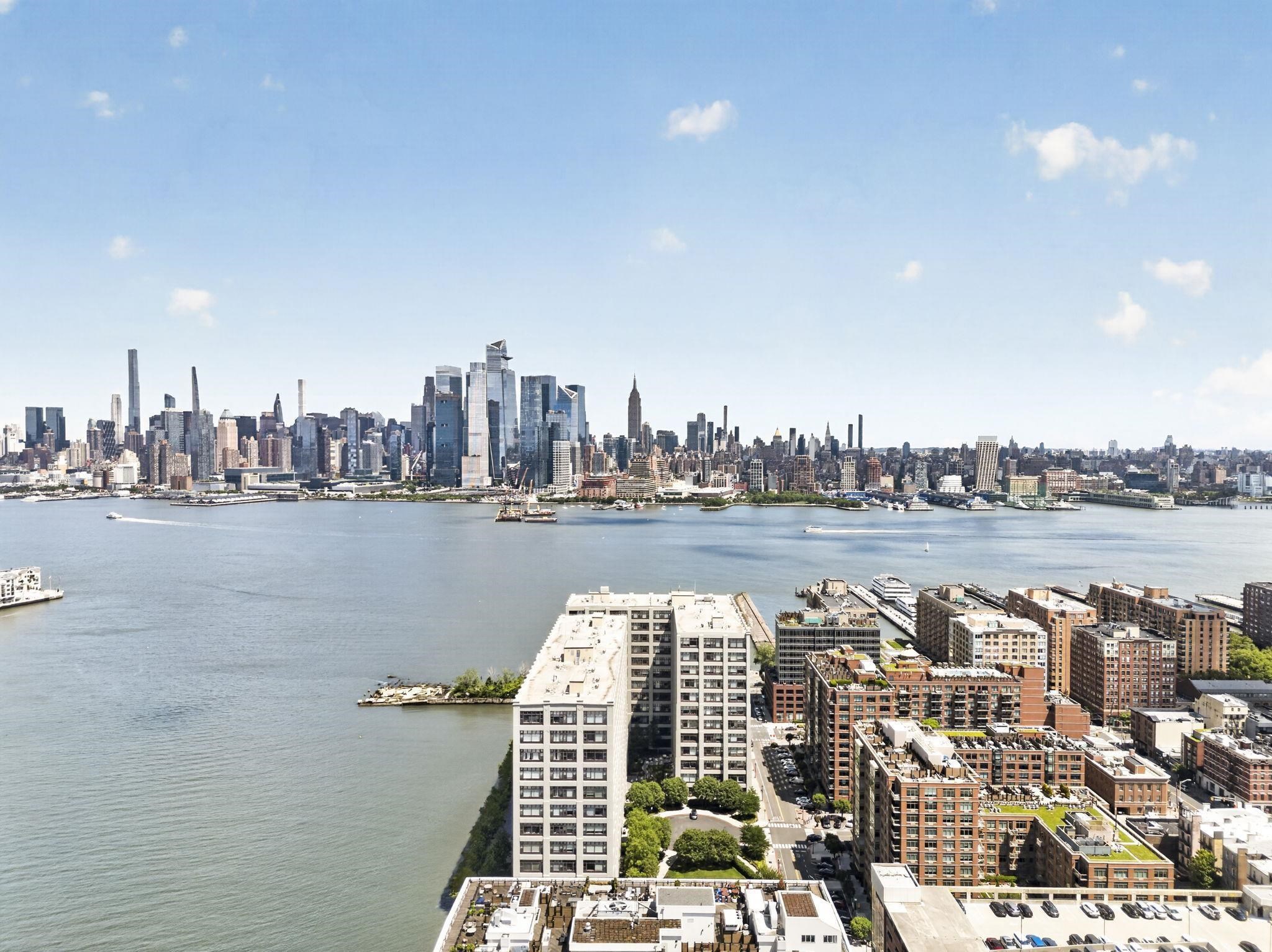 1500 HUDSON ST Unit: 4L