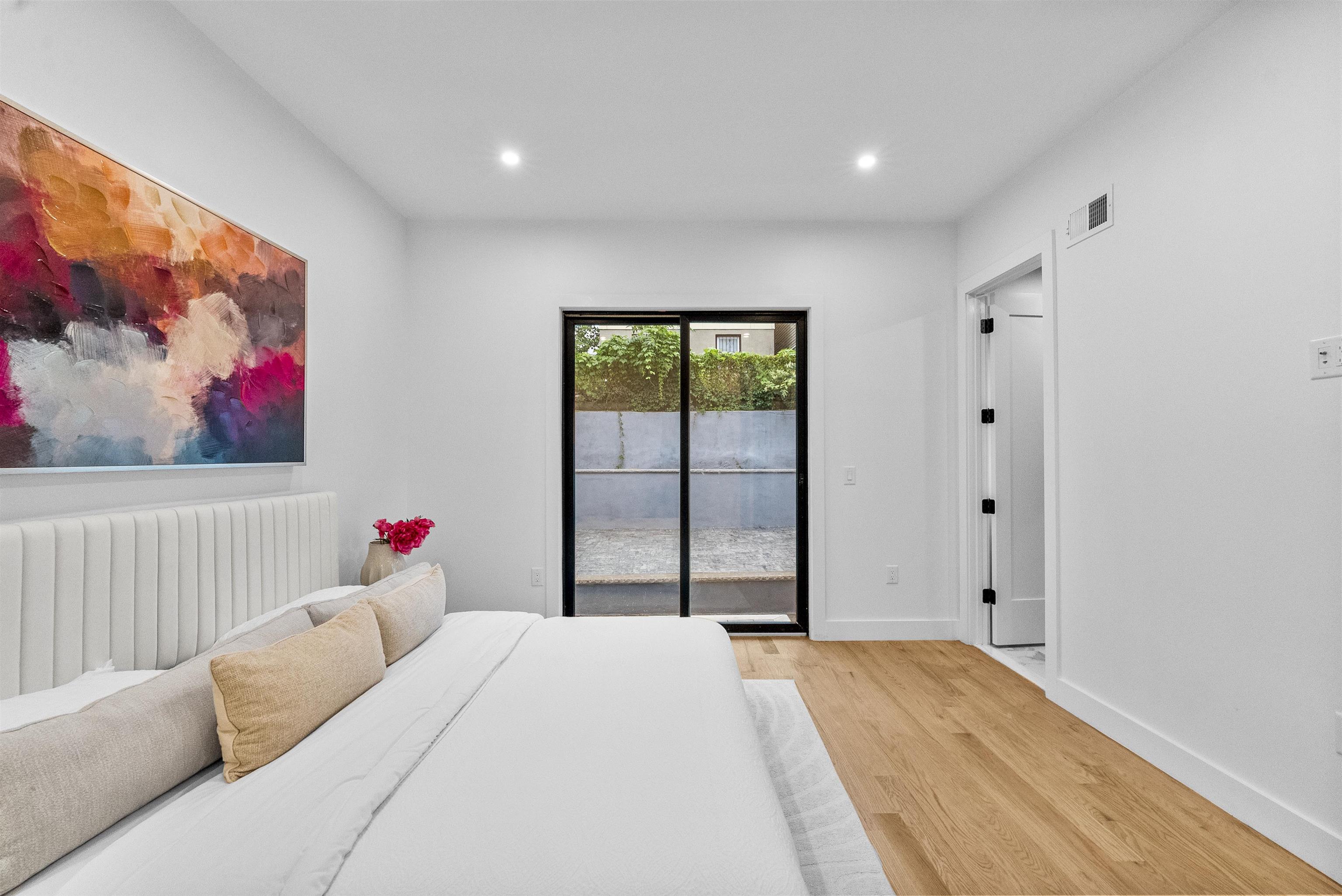 100 TERRACE AVE Unit: 1