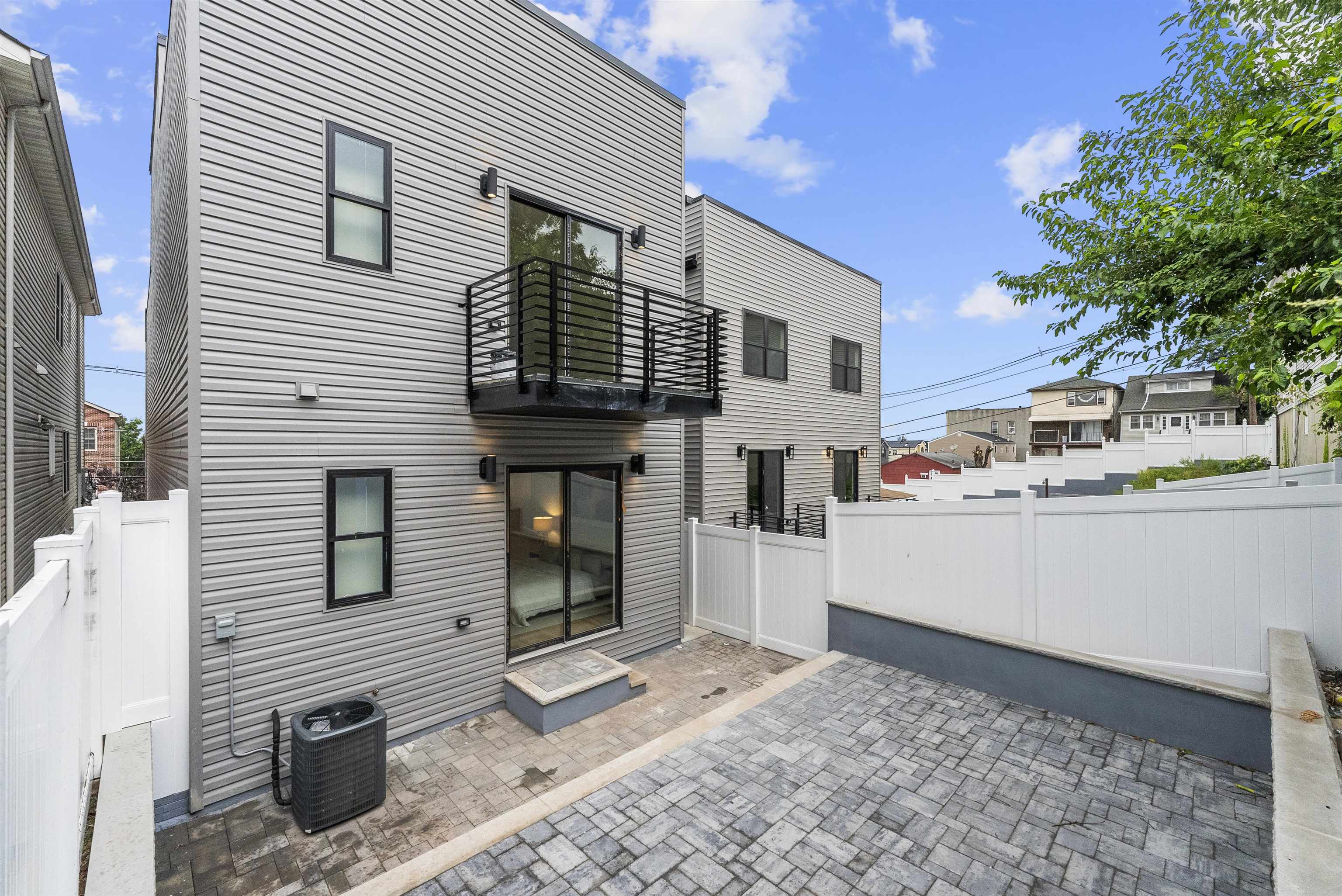 100 TERRACE AVE
