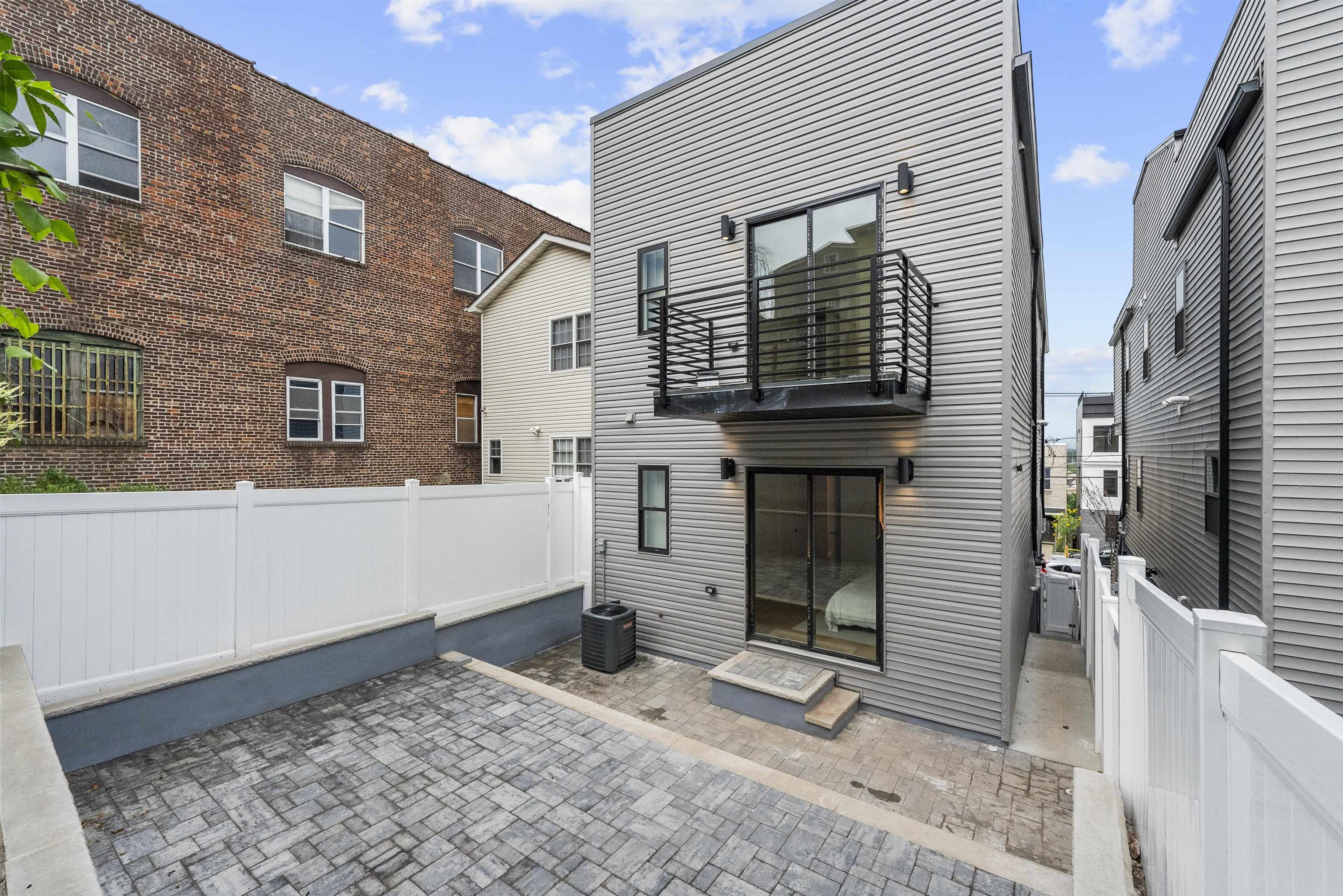100 TERRACE AVE