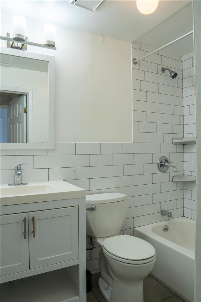 426 13TH ST Unit: 2