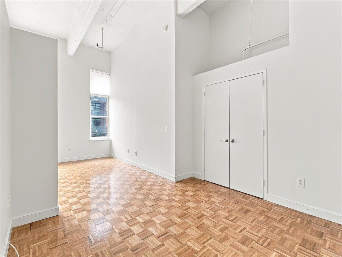 1500 HUDSON ST Unit: 4L