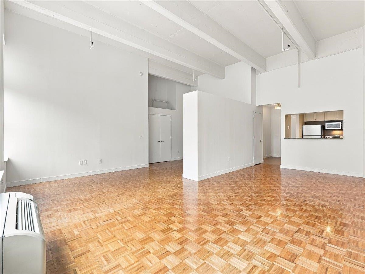1500 HUDSON ST Unit: 4L