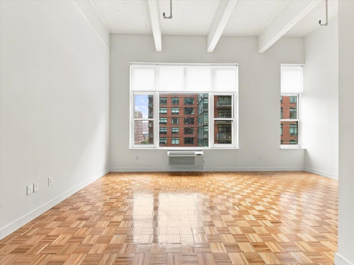1500 HUDSON ST Unit: 4L