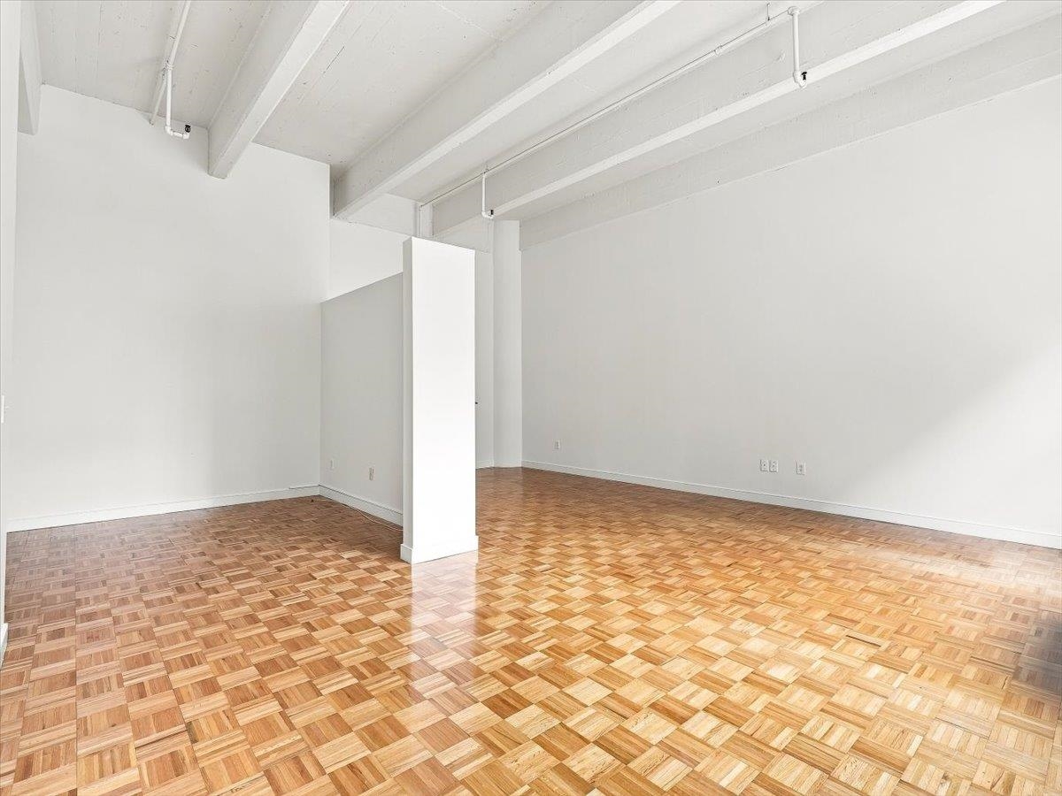 1500 HUDSON ST Unit: 4L