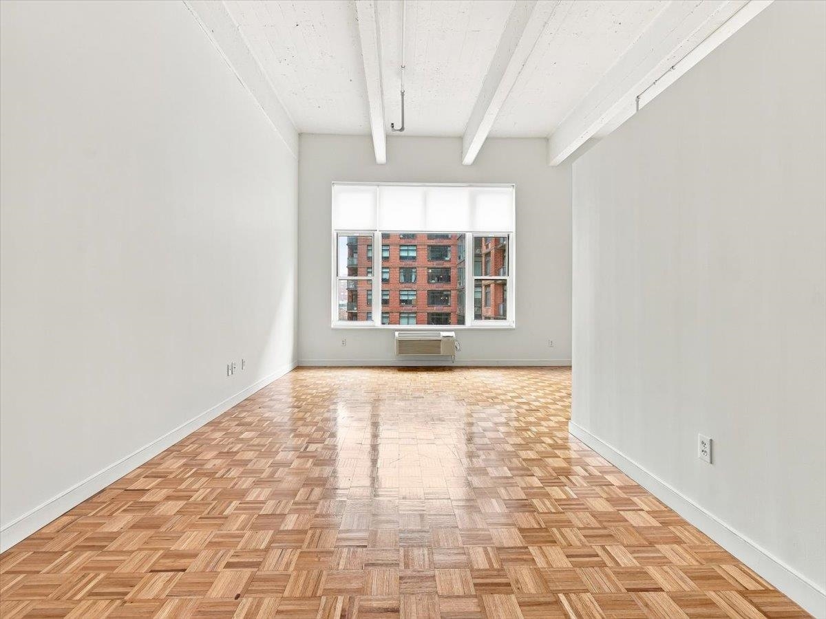 1500 HUDSON ST Unit: 4L