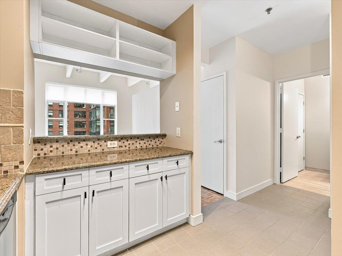 1500 HUDSON ST Unit: 4L