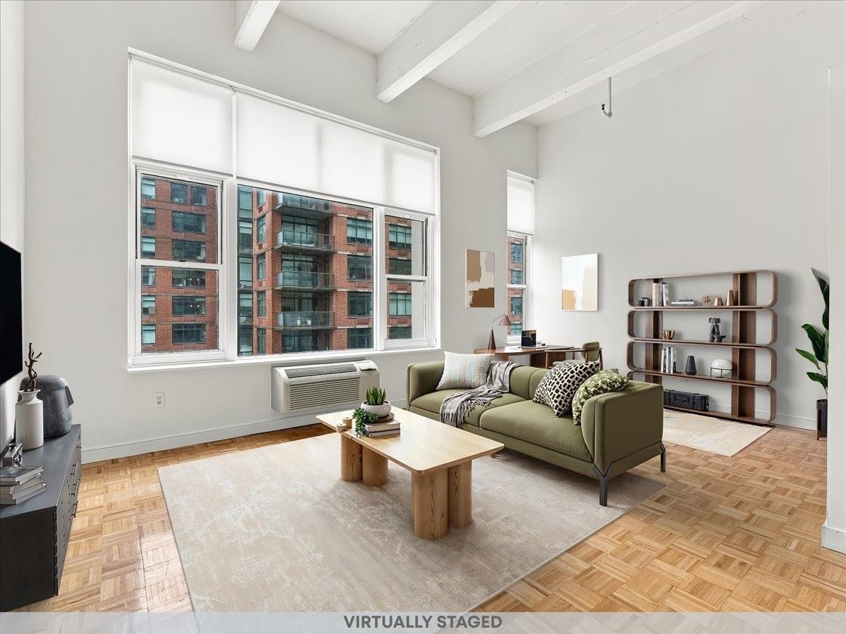 1500 HUDSON ST Unit: 4L