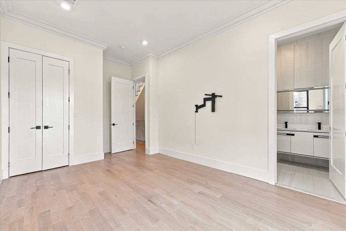 44 GAUTIER AVE Unit: 1