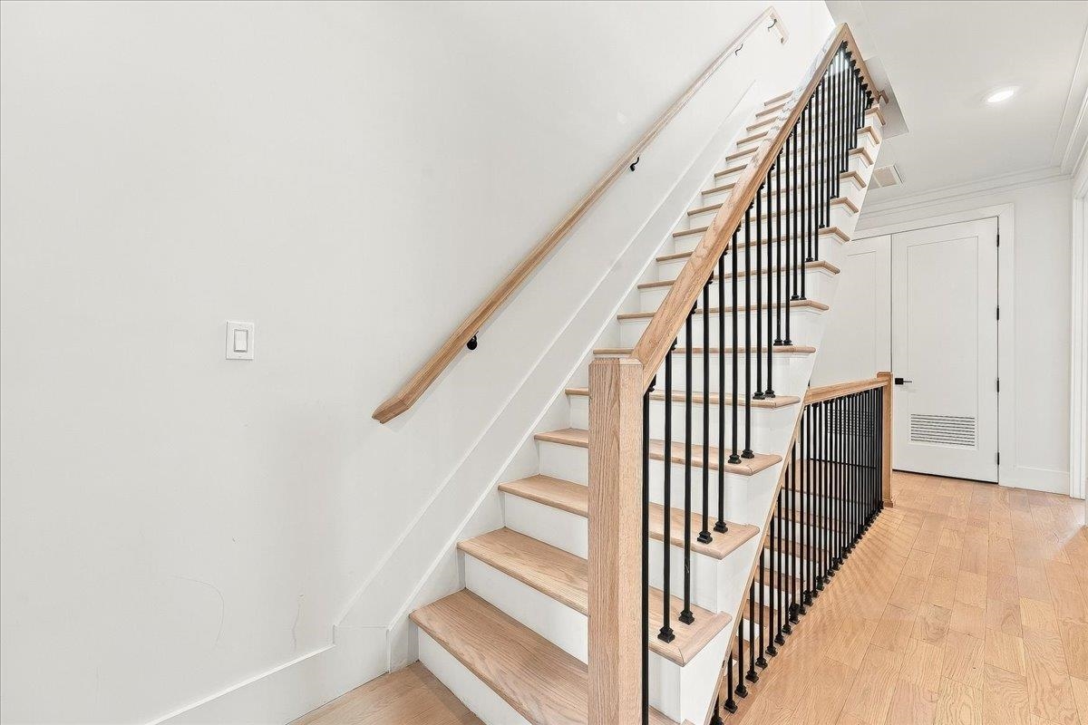 44 GAUTIER AVE Unit: 1