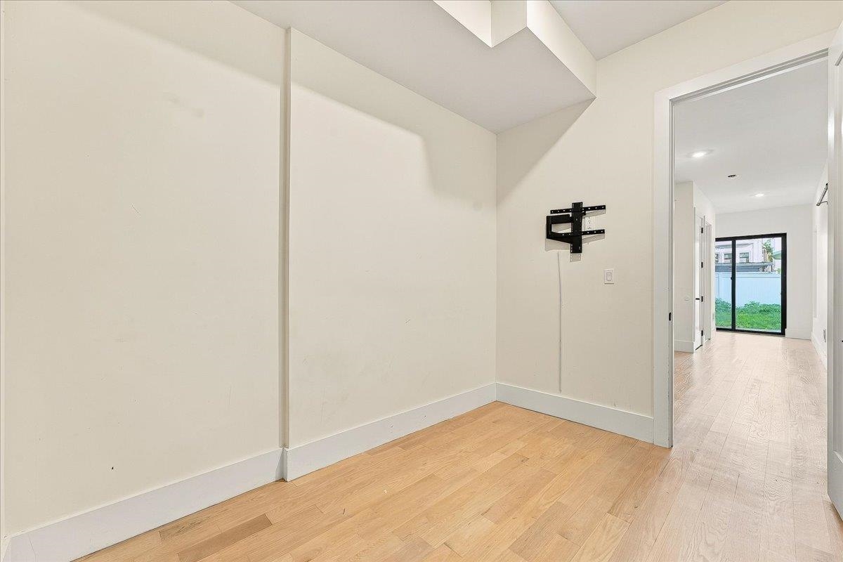 44 GAUTIER AVE Unit: 1