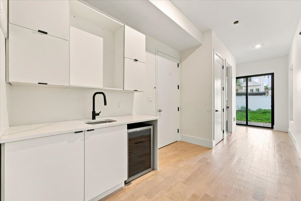 44 GAUTIER AVE Unit: 1