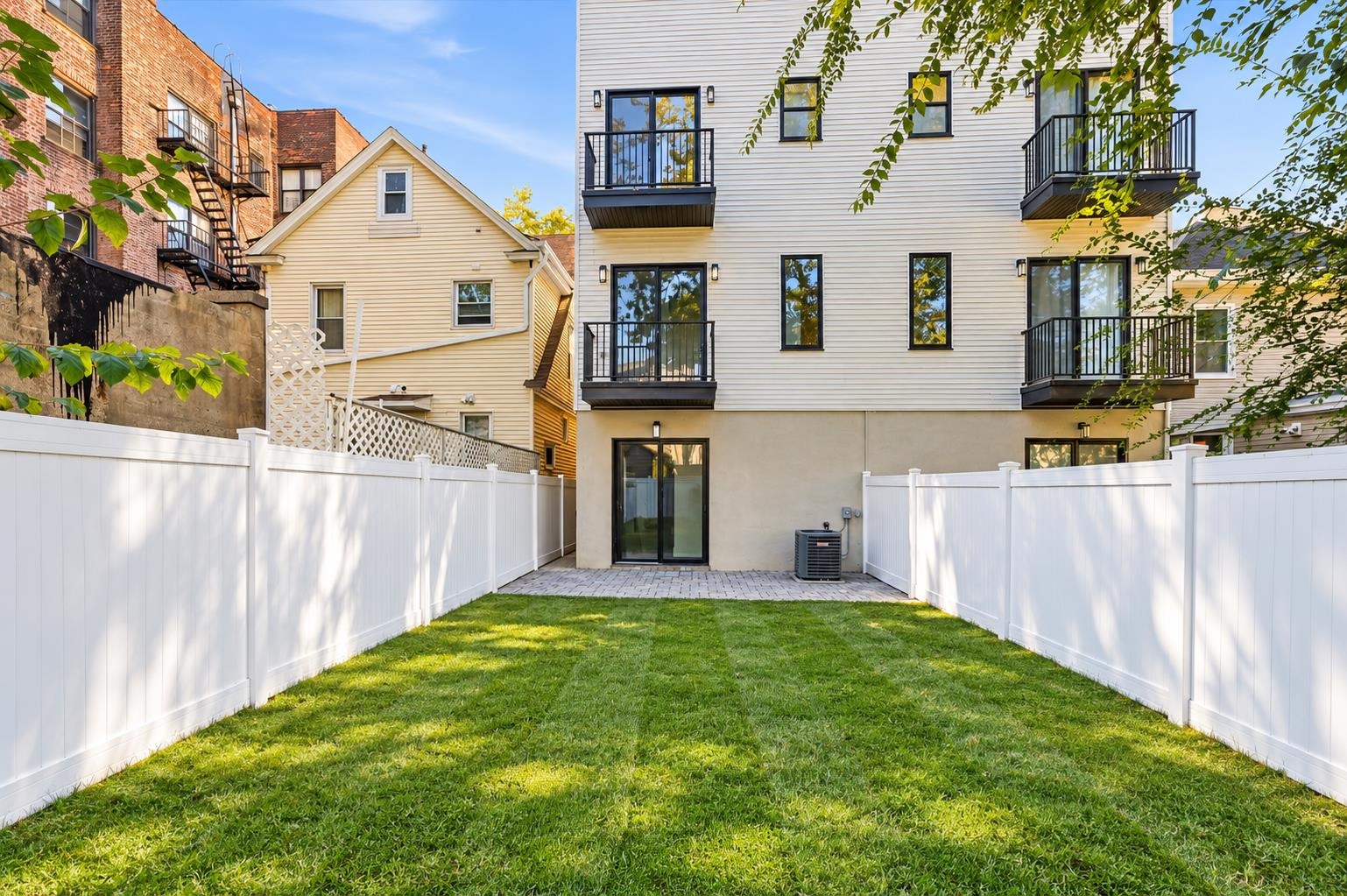 44 GAUTIER AVE Unit: 1