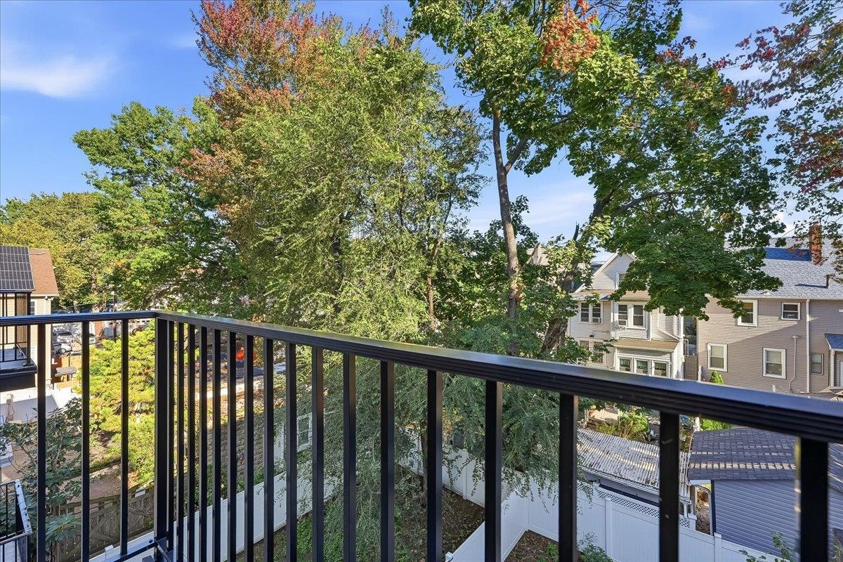 44 GAUTIER AVE Unit: 1