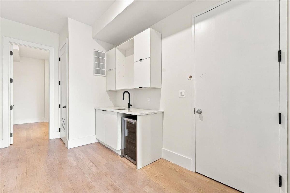 44 GAUTIER AVE Unit: 1