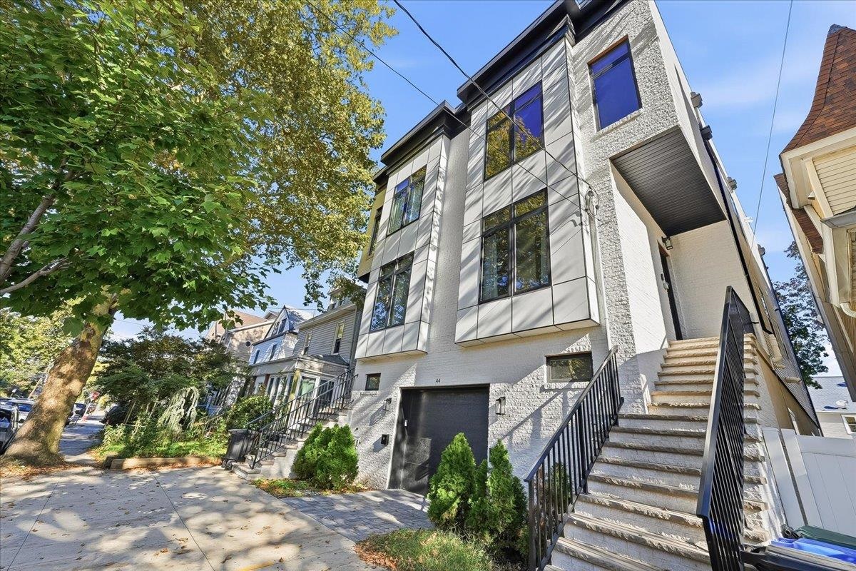 44 GAUTIER AVE Unit: 1