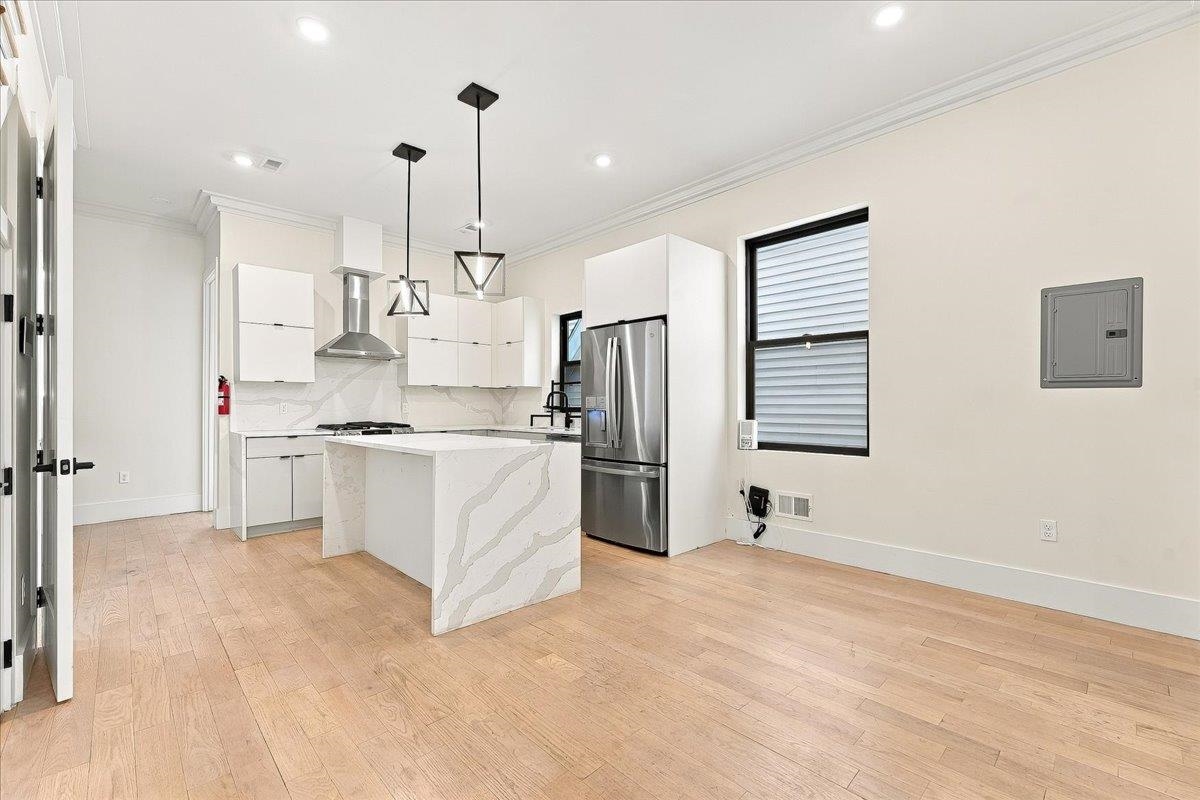 44 GAUTIER AVE Unit: 1