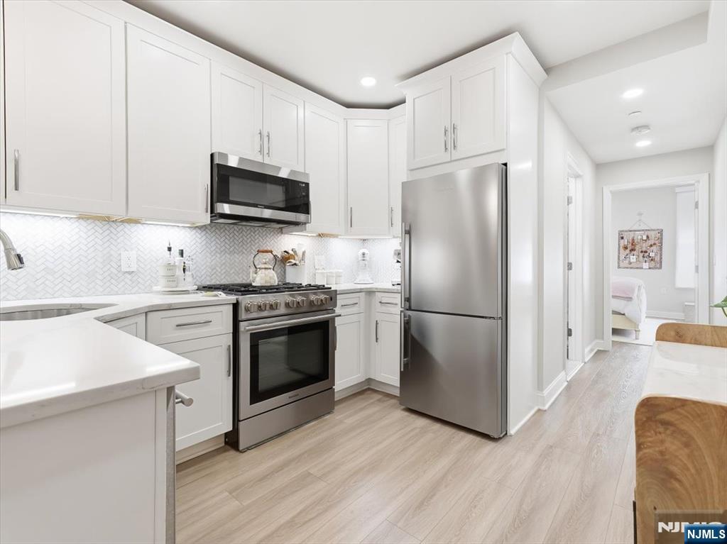 406 Madison Street 3R