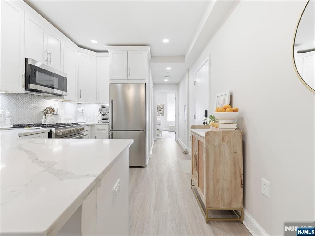 406 Madison Street 3R