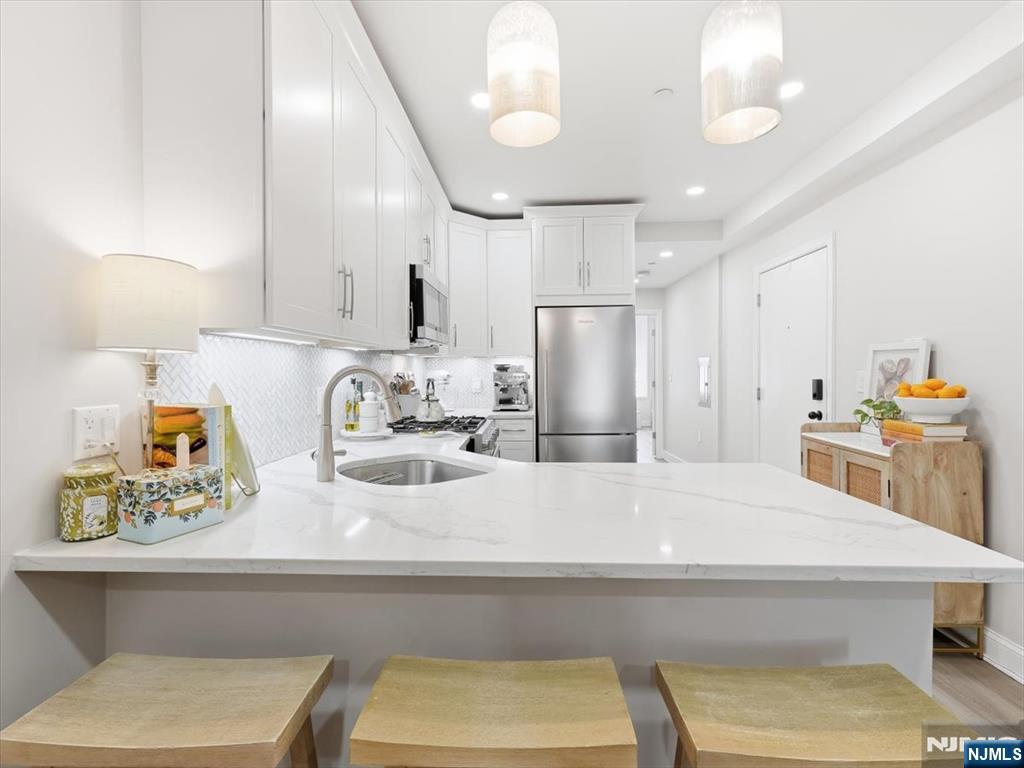 406 Madison Street 3R