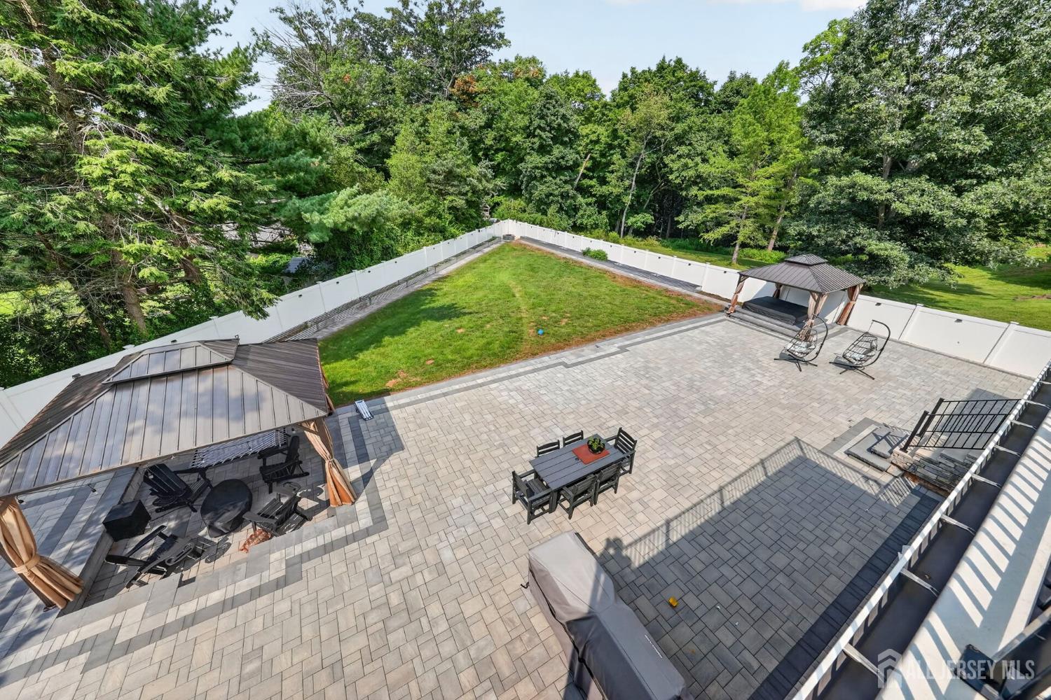 28 Ross Hall Boulevard