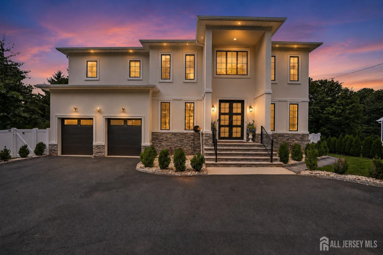 28 Ross Hall Boulevard