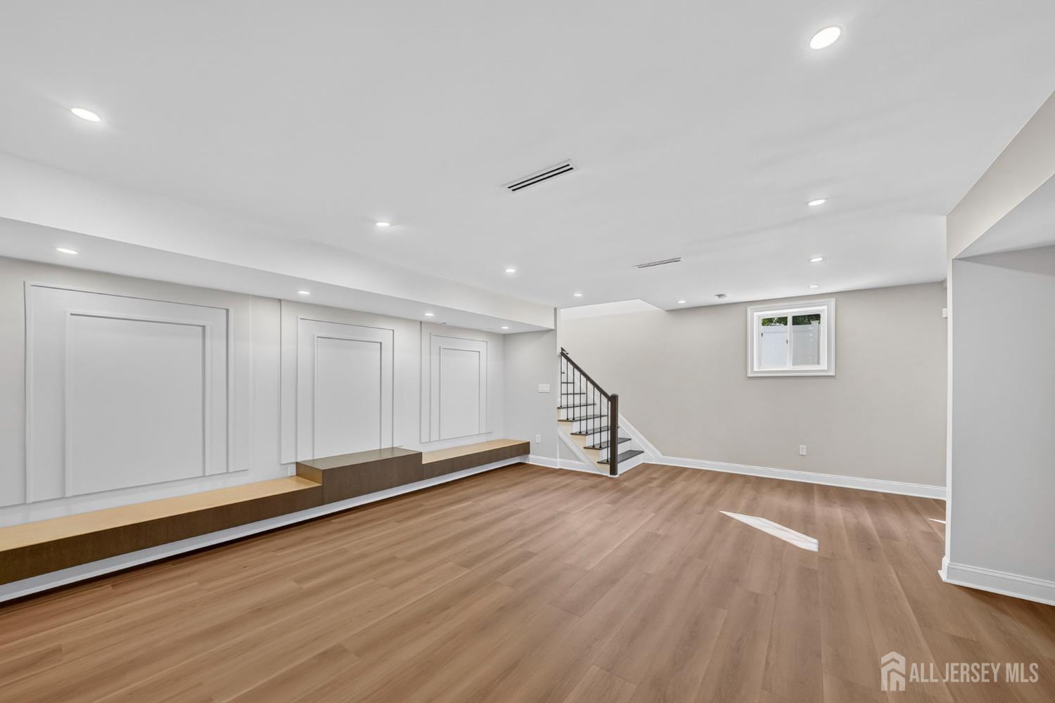 28 Ross Hall Boulevard