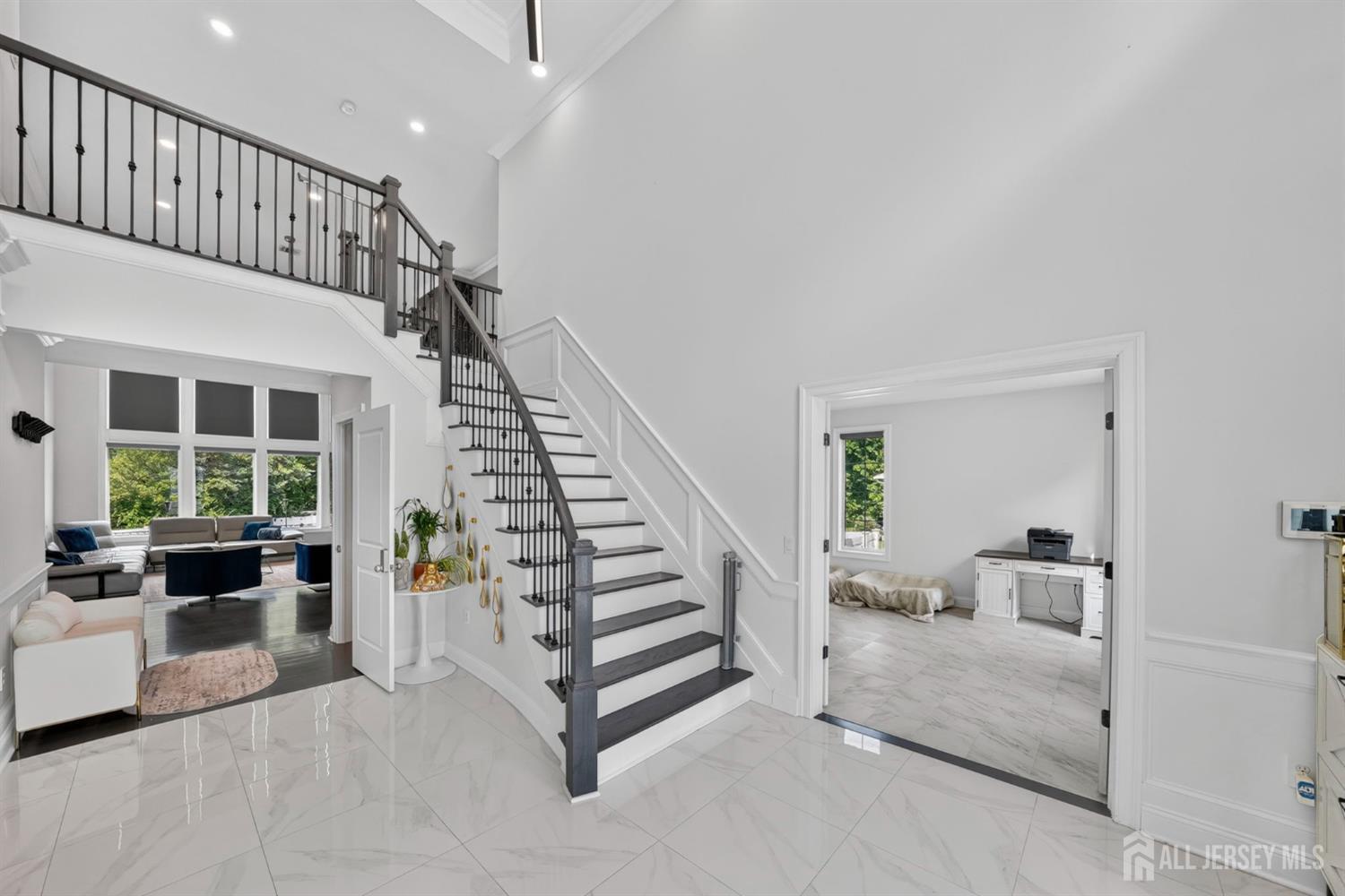 28 Ross Hall Boulevard