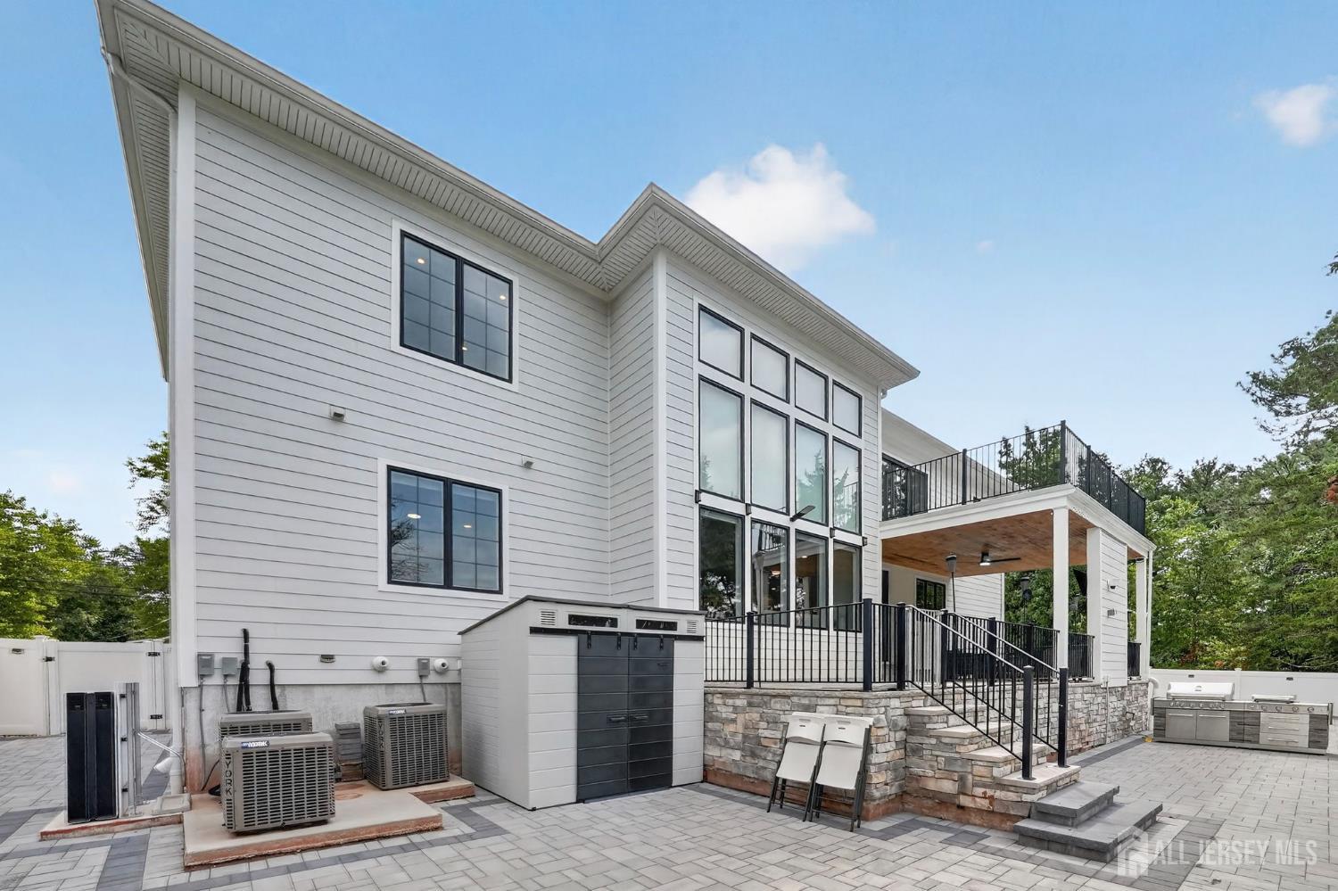 28 Ross Hall Boulevard
