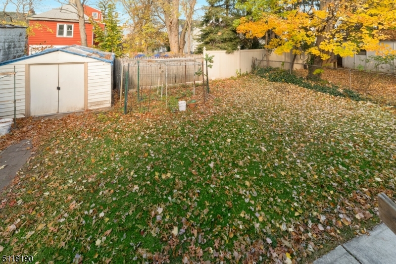 98 Ella St