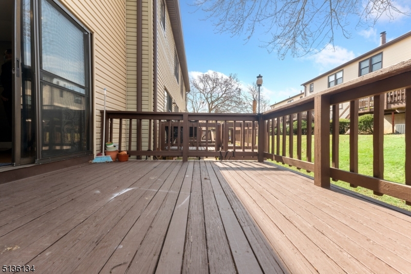 144 Highview Dr