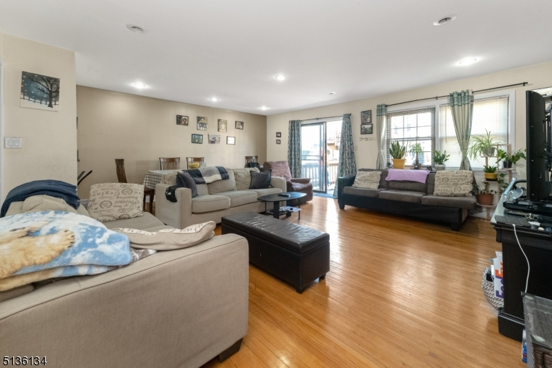 144 Highview Dr