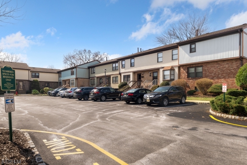144 Highview Dr