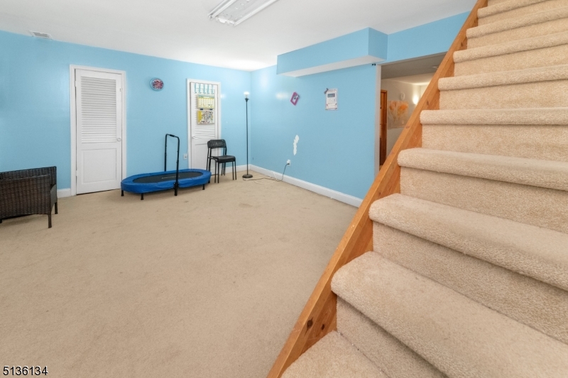 144 Highview Dr