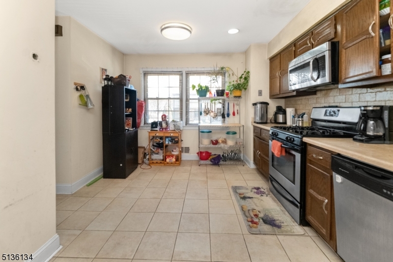 144 Highview Dr