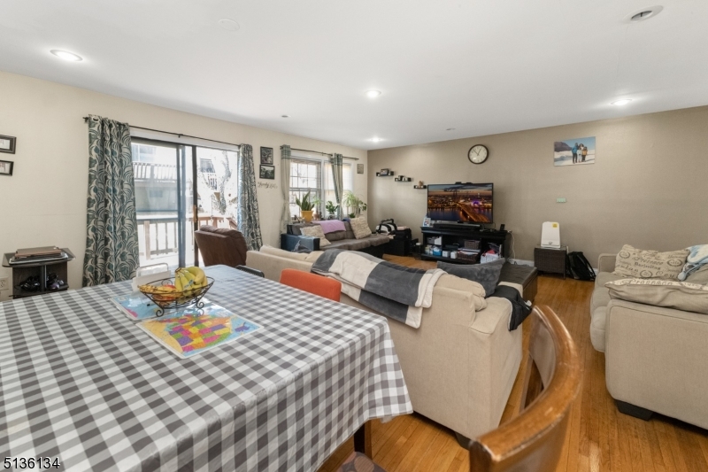 144 Highview Dr