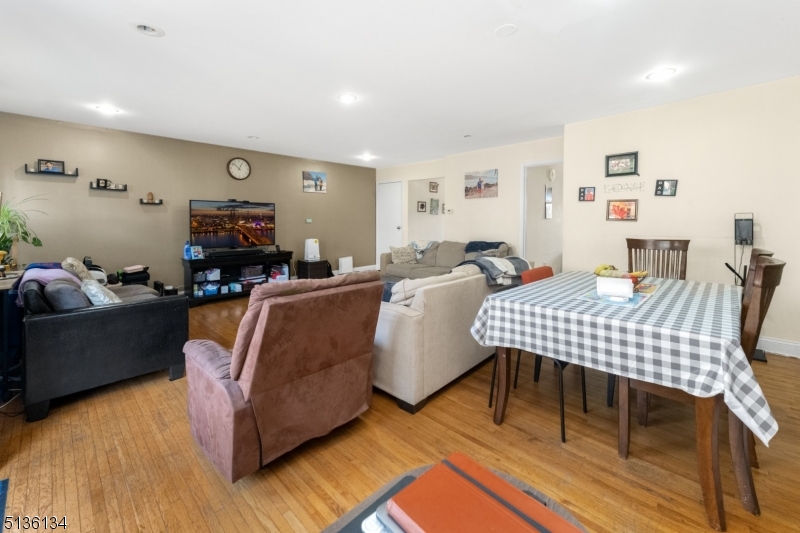 144 Highview Dr