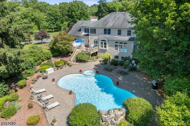 142 Old Turnpike Rd
