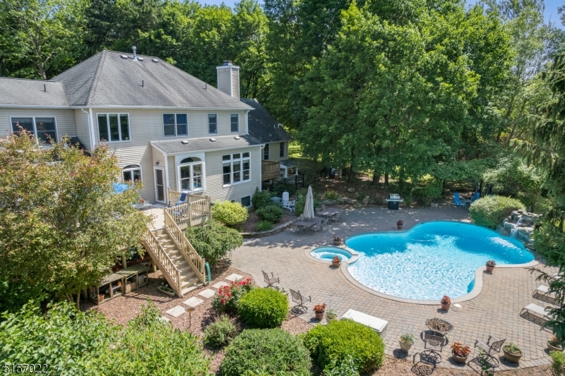 142 Old Turnpike Rd