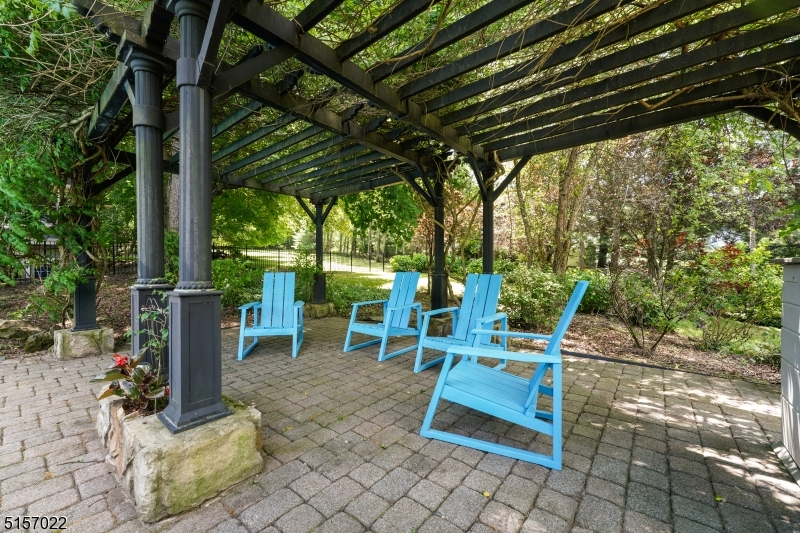 142 Old Turnpike Rd