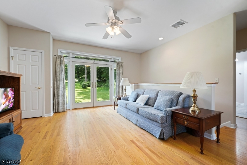 142 Old Turnpike Rd