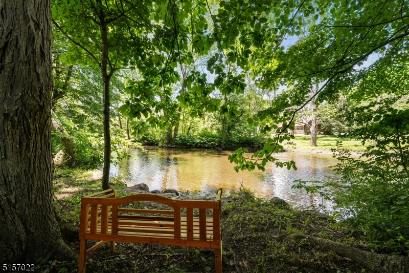142 Old Turnpike Rd
