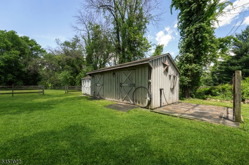 142 Old Turnpike Rd