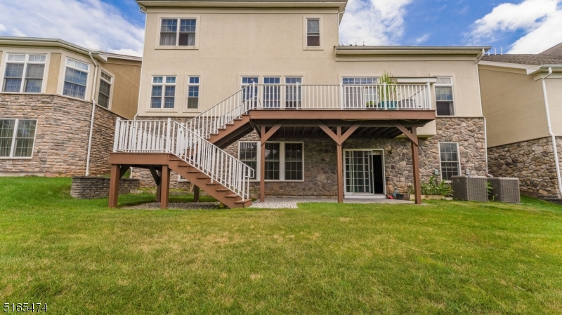 39 Betsy Ross Dr