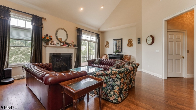 39 Betsy Ross Dr