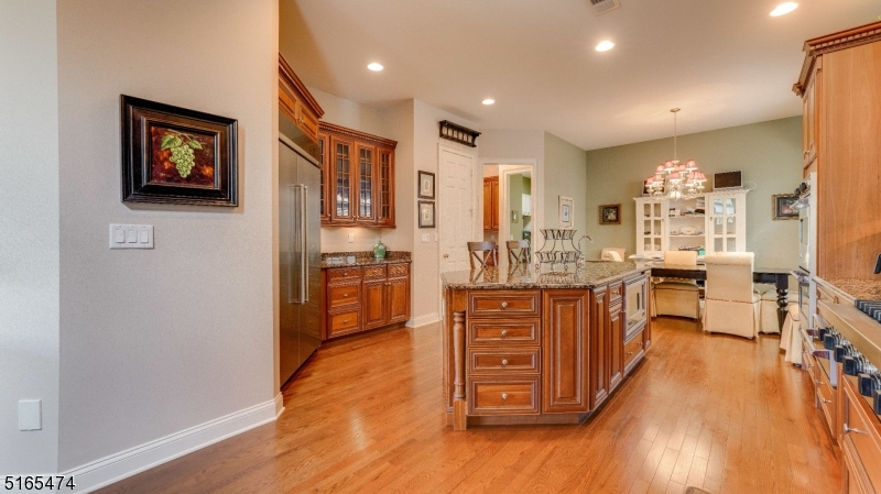 39 Betsy Ross Dr