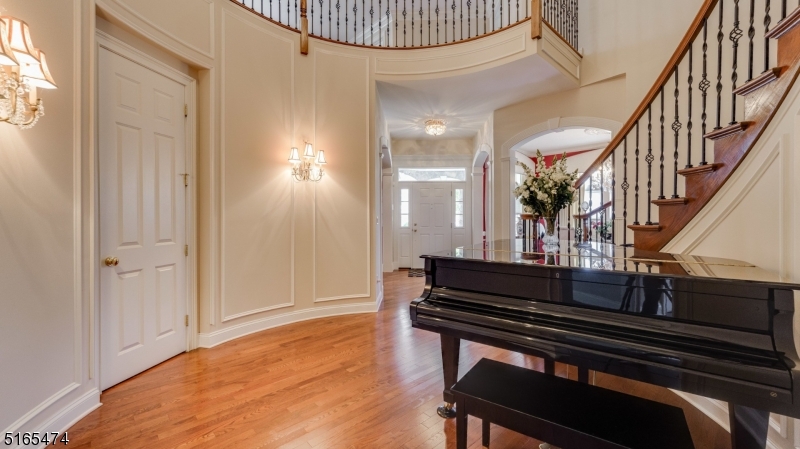 39 Betsy Ross Dr