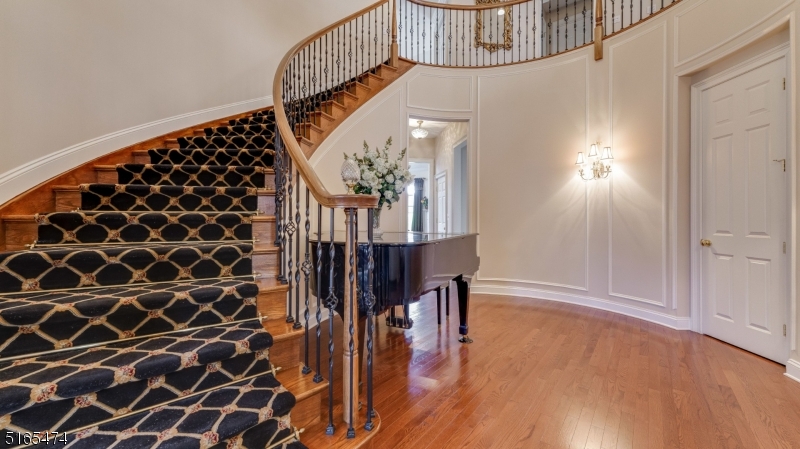 39 Betsy Ross Dr